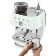 SMEG EGF03PGEU őrlővel kombinált kávéfőző - világoszöld