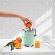 Smeg CJF11PGEU retro citrusprés - világoszöld