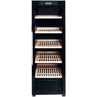 A termékről készült fotó csak illusztráció, a készülék alapfelszereltsége 4 db bükkfa polc!